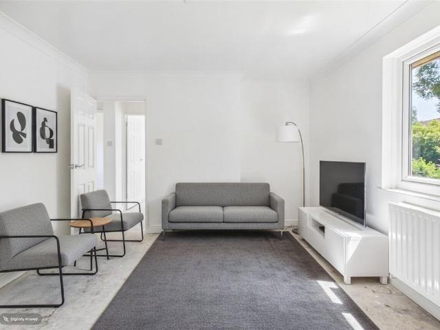 Flat for sale in Withywood, Feckenham