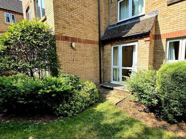 Flat for sale in Brackley, Northamptonshire