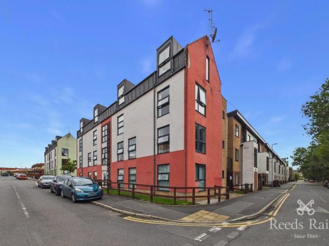Flat for sale in Ordsall, Salford