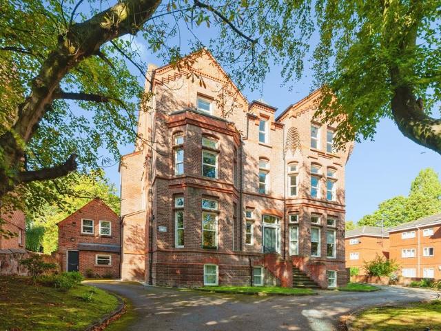 Flat for sale in Aigburth, Liverpool