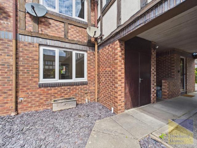Flat for sale in Higher Bartle, Lancashire