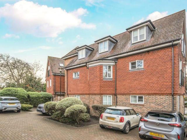 Flat for sale in Blackhills, Surrey