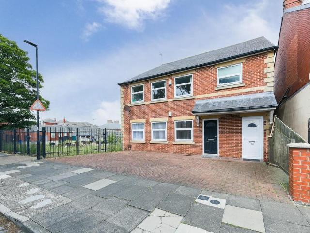 Flat for sale in Whitley Bay, North Tyneside