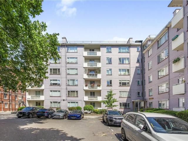Flat for sale in Holborn, Greater London