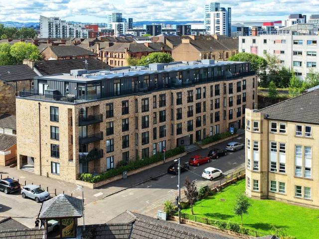 Flat for sale in Partick, Scotland