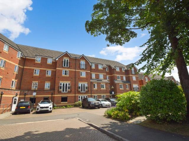 Flat for sale in Cippenham, Slough