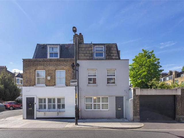 Flat for sale in London Borough of Southwark, Greater London