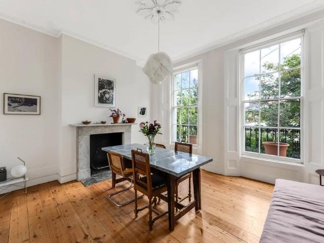 Flat for sale in Kentish Town, Greater London