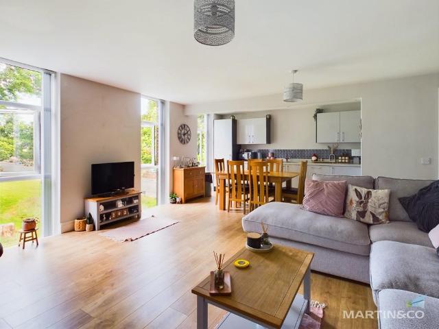Flat for sale in Lower Bebington