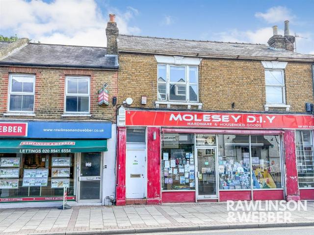 Flat for sale in Blackhills, Surrey