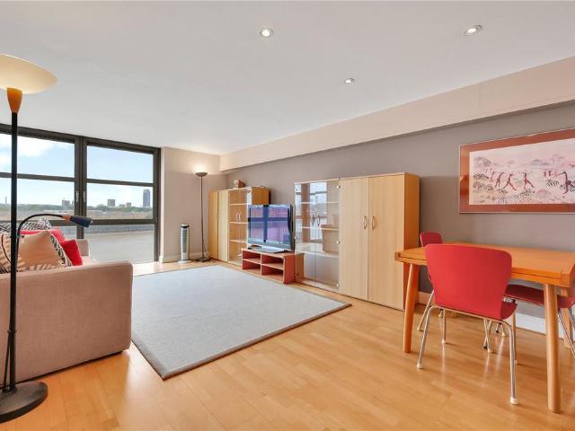 Flat for sale in Ratcliffe, Limehouse