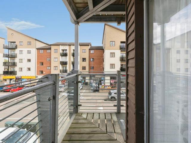 Flat for sale in Monkston Park, Milton Keynes