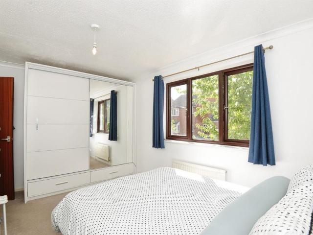 Flat for sale in Totteridge, Buckinghamshire