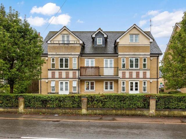 Flat for sale in Shefford, Bedfordshire
