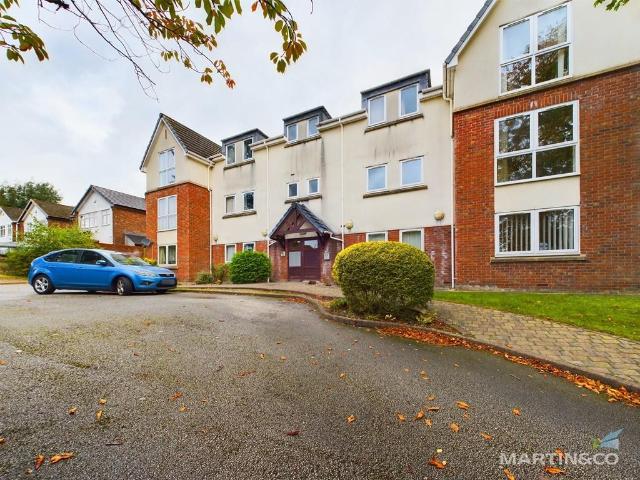 Flat for sale in Bebington, Higher Bebington
