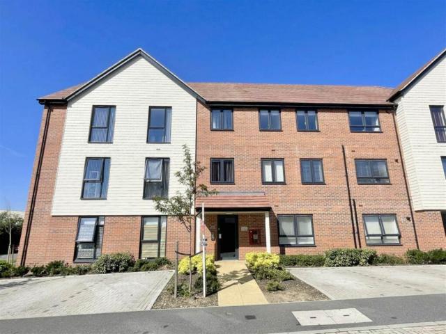 Flat for sale in Westbourne, Key Street