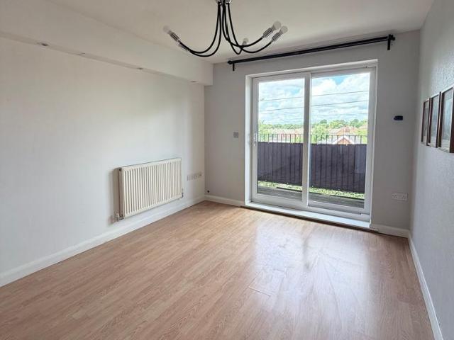 Flat for sale in Springs, Greenheys