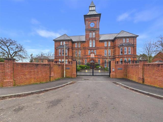 Flat for sale in Coney Hill, Gloucester