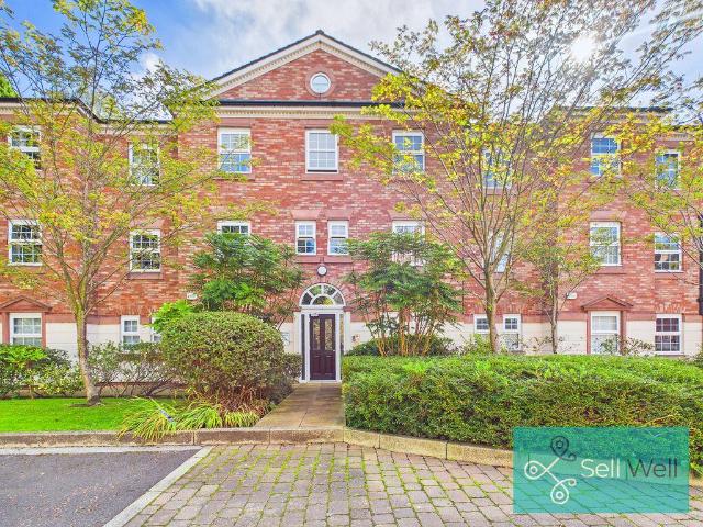 Flat for sale in Roe Green, Salford