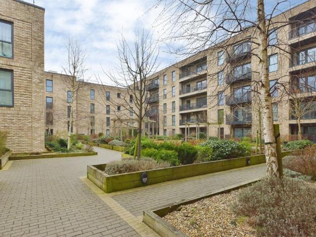 Flat for sale in Milton Keynes
