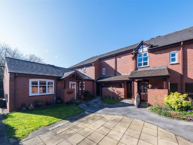 Flat for sale in Tarporley