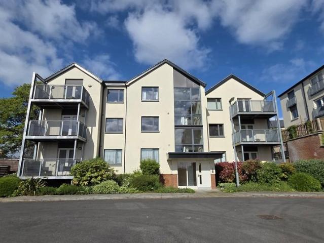 Flat for sale in Brackley, Northamptonshire
