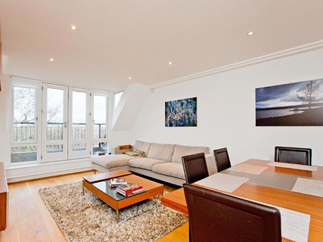 Flat for sale in West Hampstead, Greater London