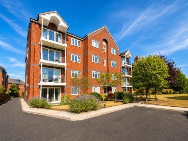 Flat for sale in Meols Cop, Southport