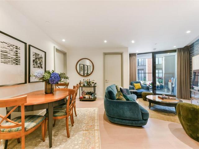 Flat for sale in Paddington, Greater London