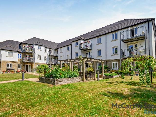 Flat for sale in Trowbridge