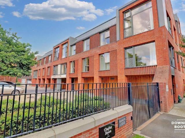 Flat for sale in Lichfield, Boley Park