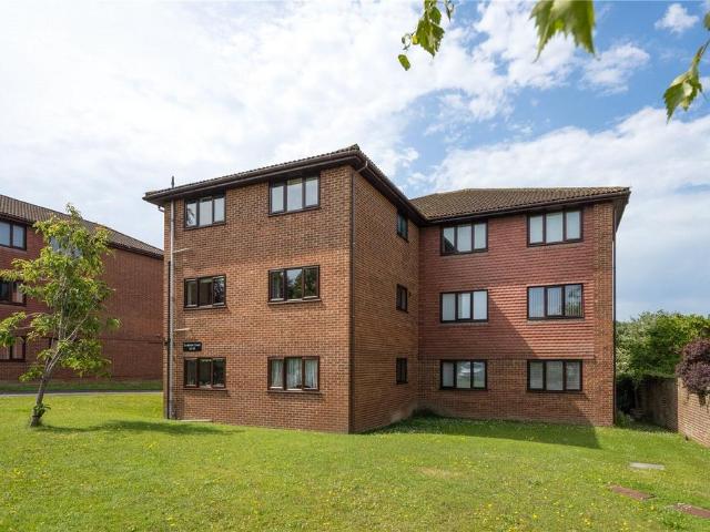 Flat for sale in River, Ash