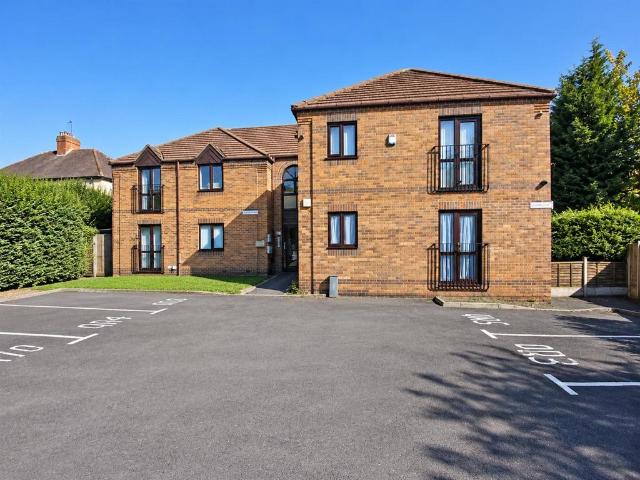 Flat for sale in Nuneaton, Nuneaton and Bedworth
