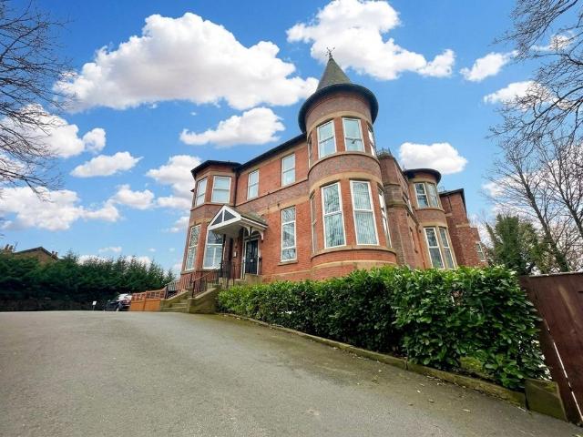 Flat for sale in Swinton Park, Salford