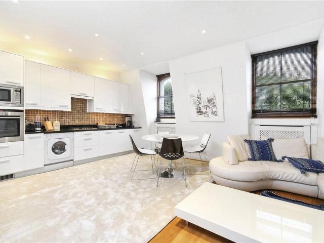 Flat for sale in Notting Hill, Greater London