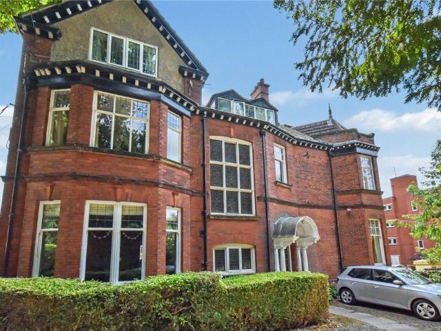 Flat for sale in Hyde Park, West Yorkshire