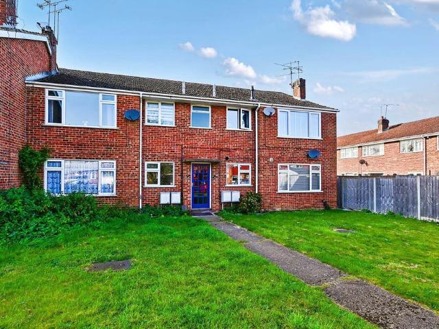 Flat for sale in Blackwater and Hawley, Hart