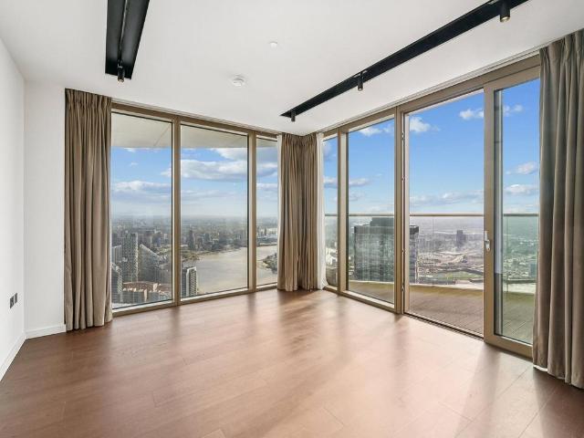 Flat for sale in Isle Of Dogs, Greater London