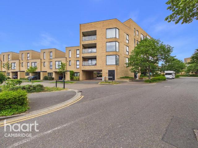 Flat for sale in Arbury, Cambridgeshire