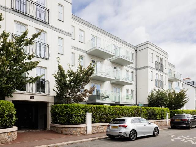 Flat for sale in St Helier, Greater London
