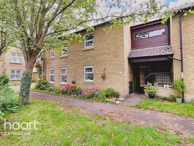 Flat for sale in Arbury, Cambridgeshire