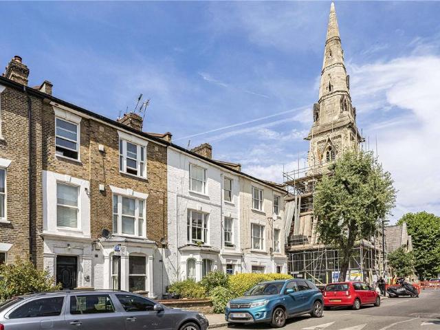 Flat for sale in London Borough of Islington, Greater London