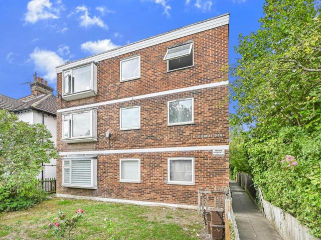 Flat for sale in London Borough of Waltham Forest, Greater London