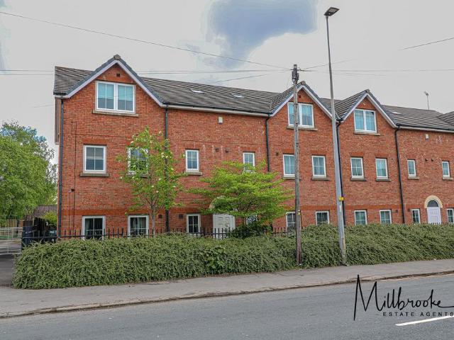 Flat for sale in Salford, Greater Manchester