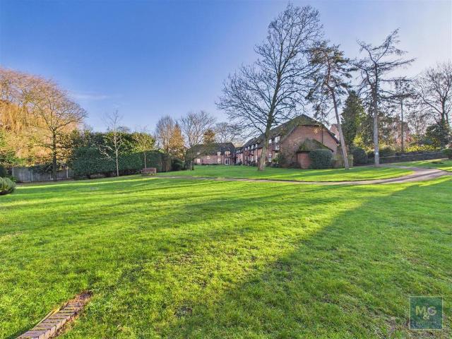 Flat for sale in Moreton Hall, Chedburgh