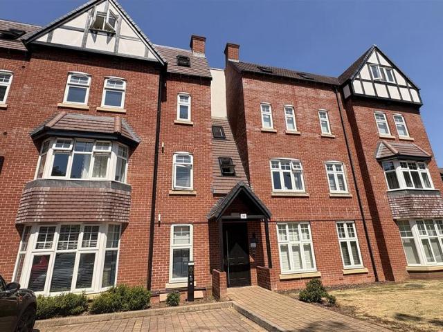 Flat for sale in Wake Green, West Midlands