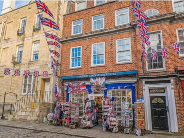 Flat for sale in Clewer Village, Windsor