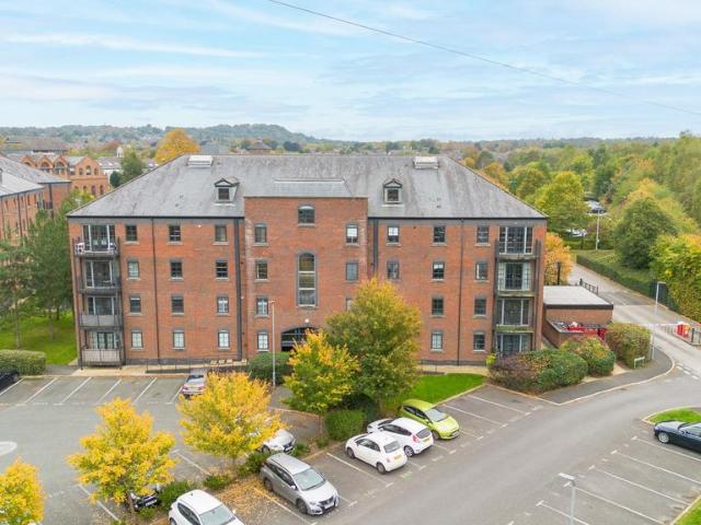 Flat for sale in Wilderspool, Warrington