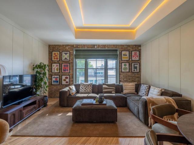 Flat for sale in Chalk Farm, Greater London