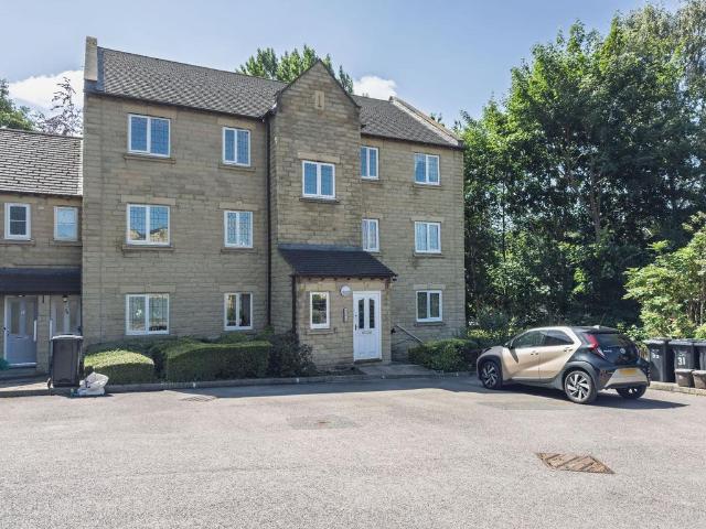 Flat for sale in Hove Edge, Bailiff Bridge